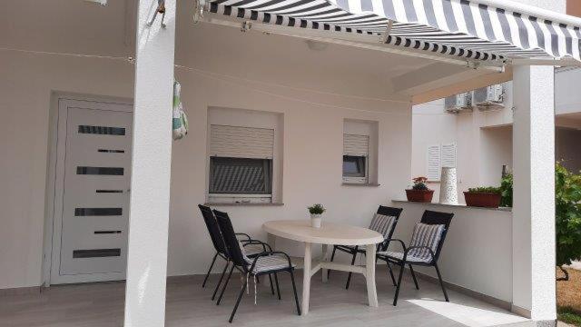 Apartmani Popovic ニン エクステリア 写真